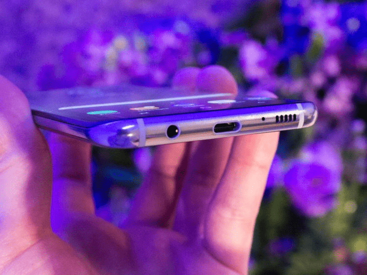 Headphone jack in Samsung S9