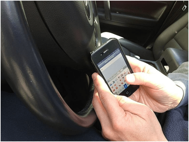 New laws and penalities on using mobile while driving